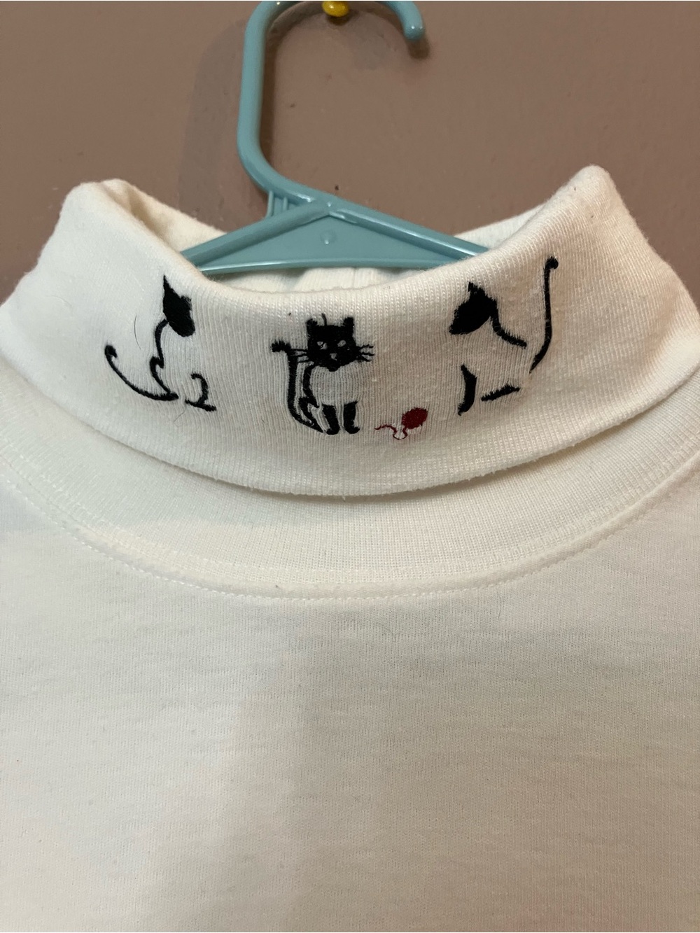 Cat-Themed White Turtleneck for Cats and Cat Lovers - Picture 1 of 4